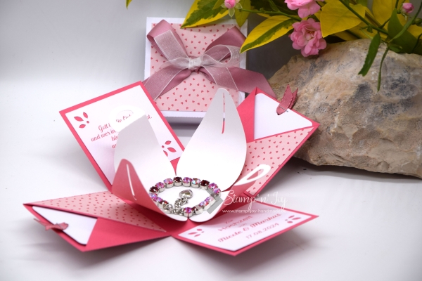 Explosionsbox Hochzeit ca. 7x7x7cm personalisierbar | Geldgeschenk | Zierschachtel | Motiv: Herzen, floral | fuchsia rosa weiß | Art. Nr. 03020306